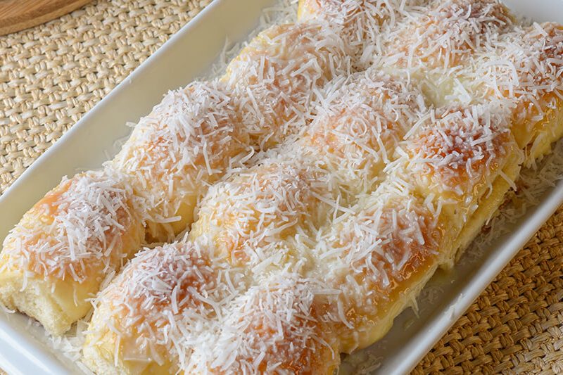 Enroladinho-de-queijo-molhado-3